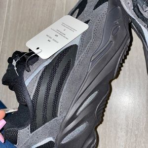 Yeezy Vanta size 4 SOLD